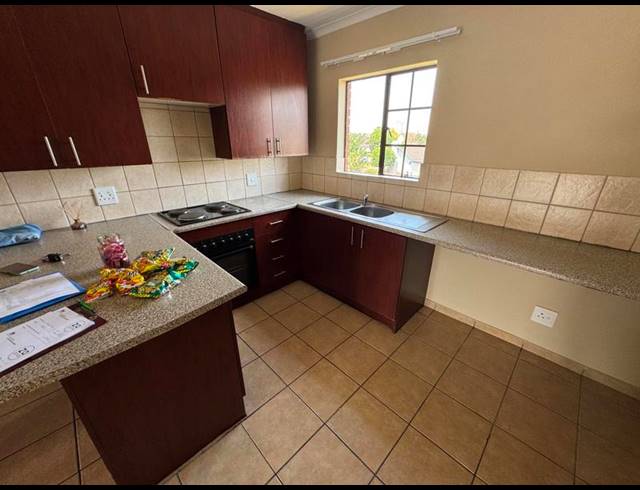 2 BEDROOM TOWNHOUSE FOR SALE IN BIRCHLEIGH